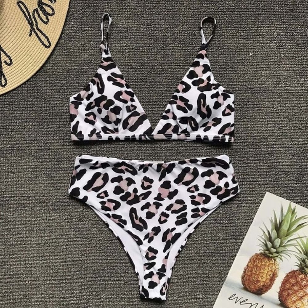 NEW! Sexy 2 Piece Halter Snake Bikini Set - Picture 4 of 6